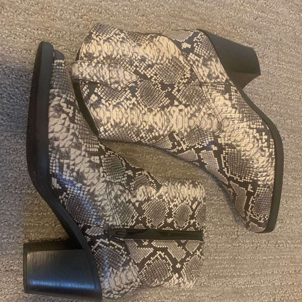 Leather Cowboy style boots - Picture 5 of 5